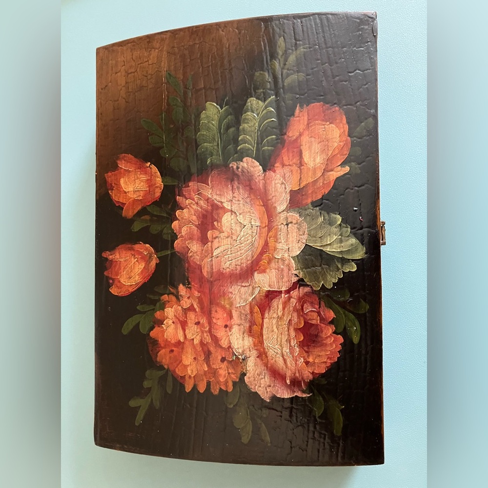Vintage Hand-Painted Floral Wooden Jewelry Box. Hinged lid w/velvet interior. - Picture 2 of 5